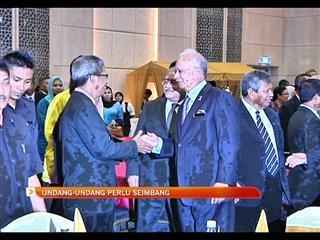 'Undang - undang perlu seimbang' - Najib