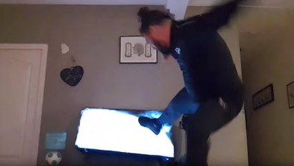 Mohamed Henni : Il explique que c'est lui-même qui finance ses télévisions