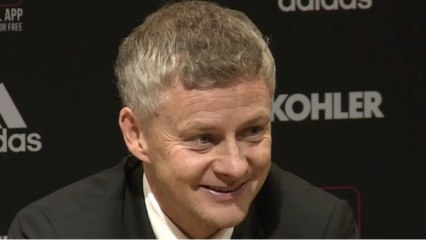 Paul Pogba chambré par son entraîneur Ole Gunnar Solskjaer