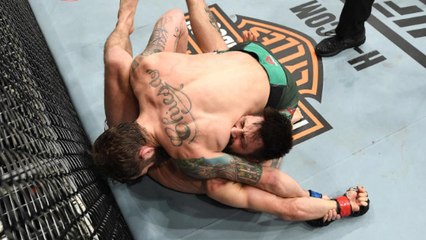 UFC 32 : Michael Chiesa termine Carlos Condit sur une kimura à une main !