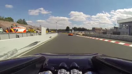 Vivez un tour de circuit en Bugatti Veyron Vitesse comme si vous y étiez