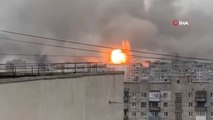 Rusya, Mariupol'de yine yerleşim yerlerini vurdu! O anlar kamerada