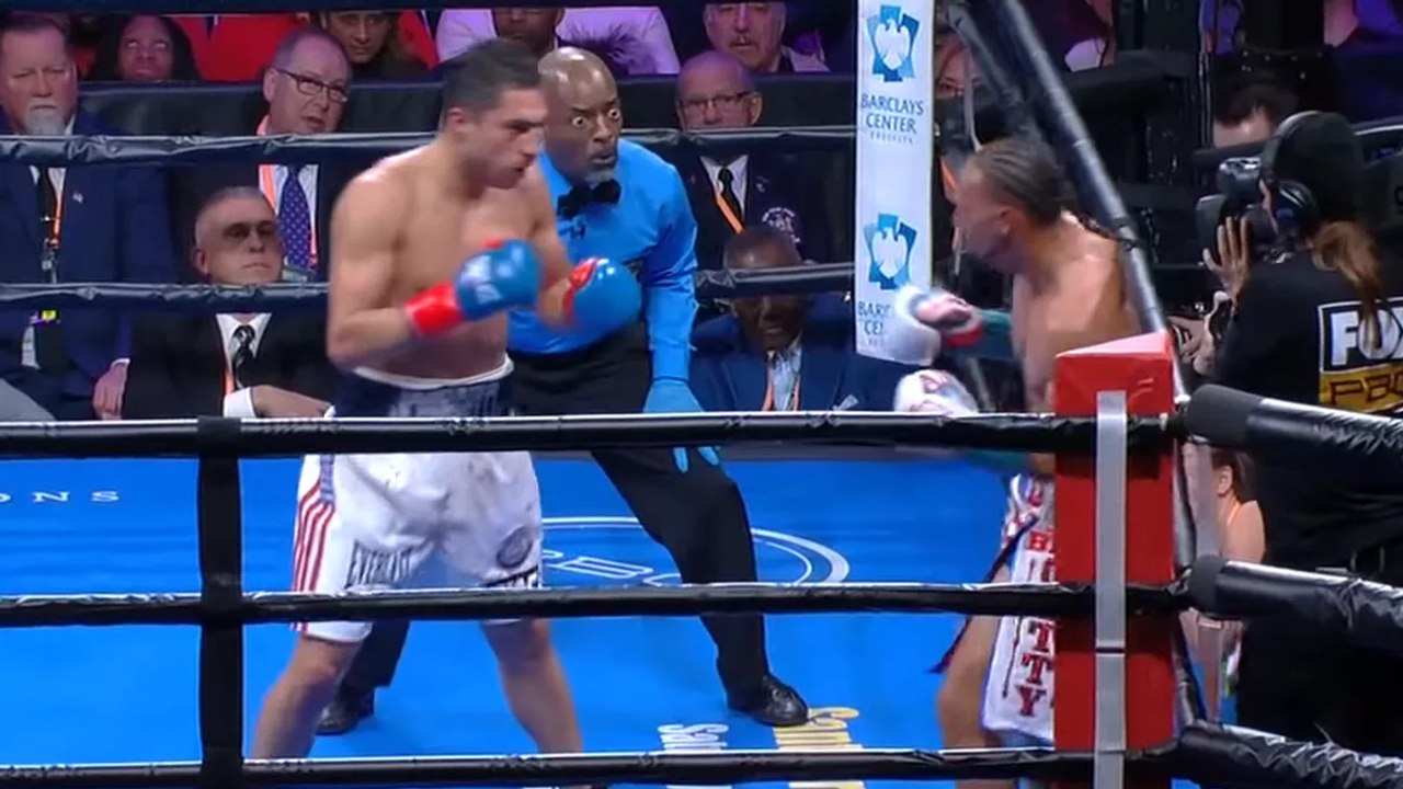 Boxe : Keith Thurman s'impose contre Josesito Lopez, mais c'est les réactions de l'arbitre qui lui ont volé la vedette