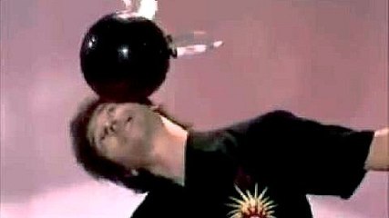 L'humoriste Mark Faje réalise le spectacle le plus dangereux du monde