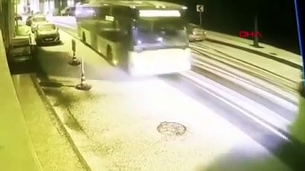 Sarıyer'de İETT otobüsleri çarpıştı: 4 yaralı