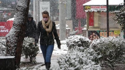 KOCAELİ'DE KAR YAĞIŞI ETKİLİ OLUYOR