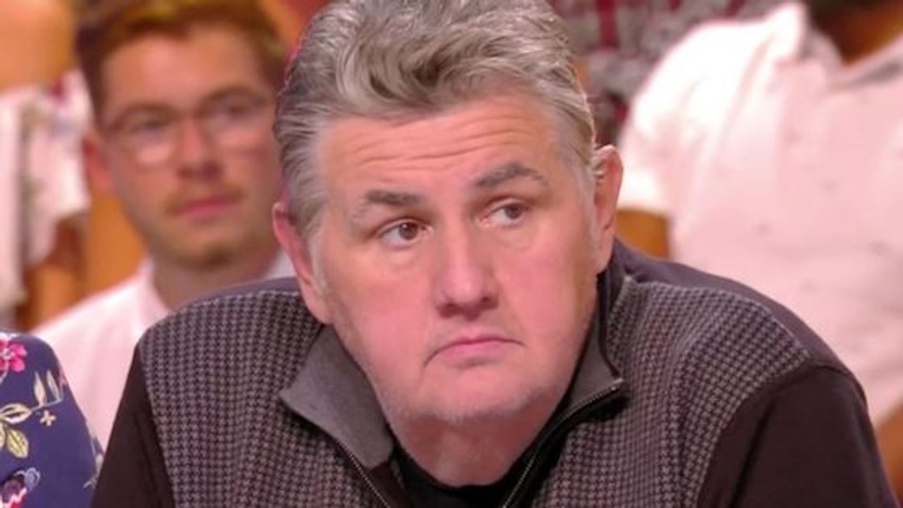 Emiliano Sala : La LFP inflige une amende de 15000 euros à causes des fumigènes durant l'hommage de Sala, Pierre Ménès les détruit