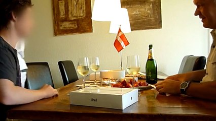 Un père annonce à ses deux fils qu'il a gagné au Loto