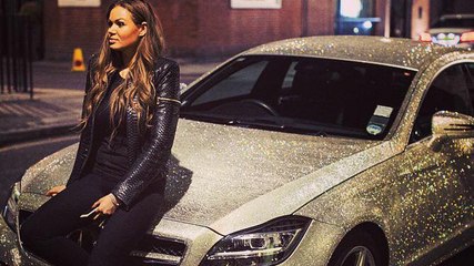 Elle a fait recouvrir sa Mercedes de millions de cristaux Swarovski