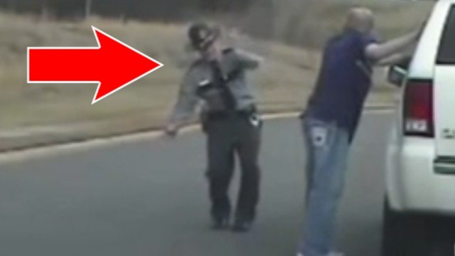 Cet homme s'est fait arrêter par un policier totalement ivre