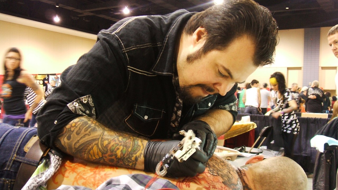 Quelles sont les qualités pour devenir un bon tatoueur ?