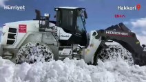 Hakkari'de yoğun kar! Okullar tatil edildi, 84 yerleşim yerinin yolu kapandı