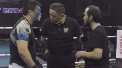 Xu Xiaodong, combattant de MMA, défie un maître de Wing Chun... Un massacre !