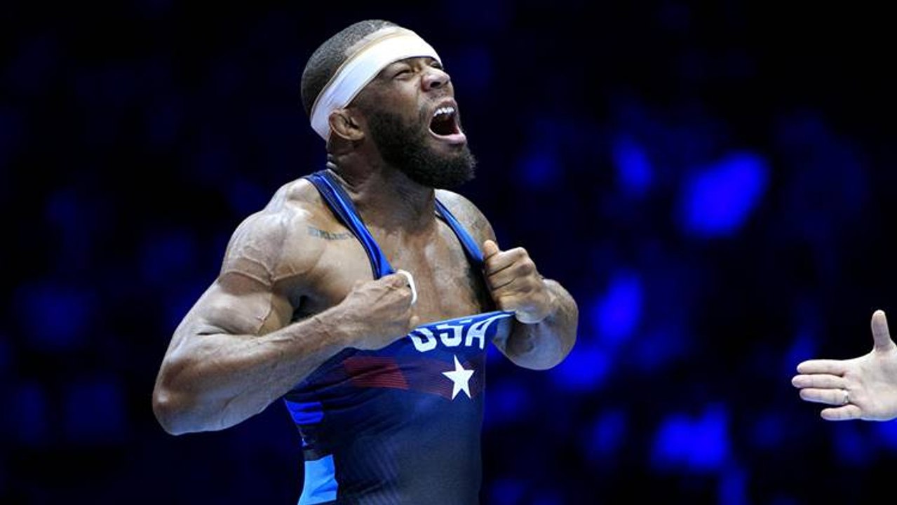 Jordan Burroughs, légende de la lutte, va t-il se mettre au MMA ? Il donne enfin une réponse !