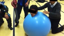 Les Japonais ont trouvé une nouvelle manière hilarante de jouer avec un ballon