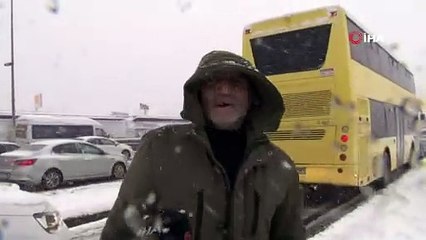 İstanbul kar altında araçlar yolda kaldı