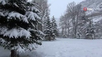 Kars’ta kar yağışı sürüyor