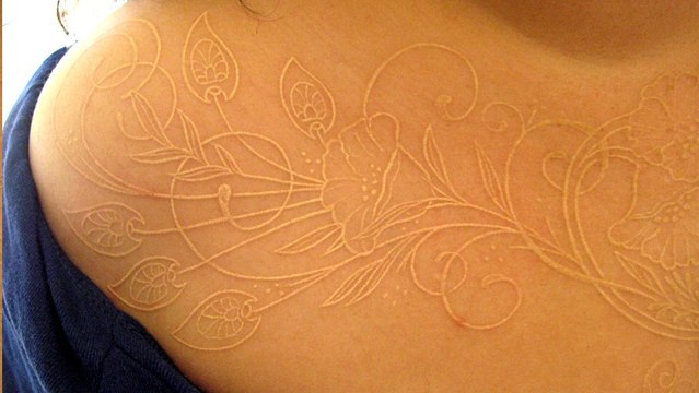 Tatouage à l'encre blanche : bonne ou mauvaise idée ?