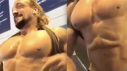 Il souffre le martyre pendant une crampe aux abdos, horrible ! (VIDEO)