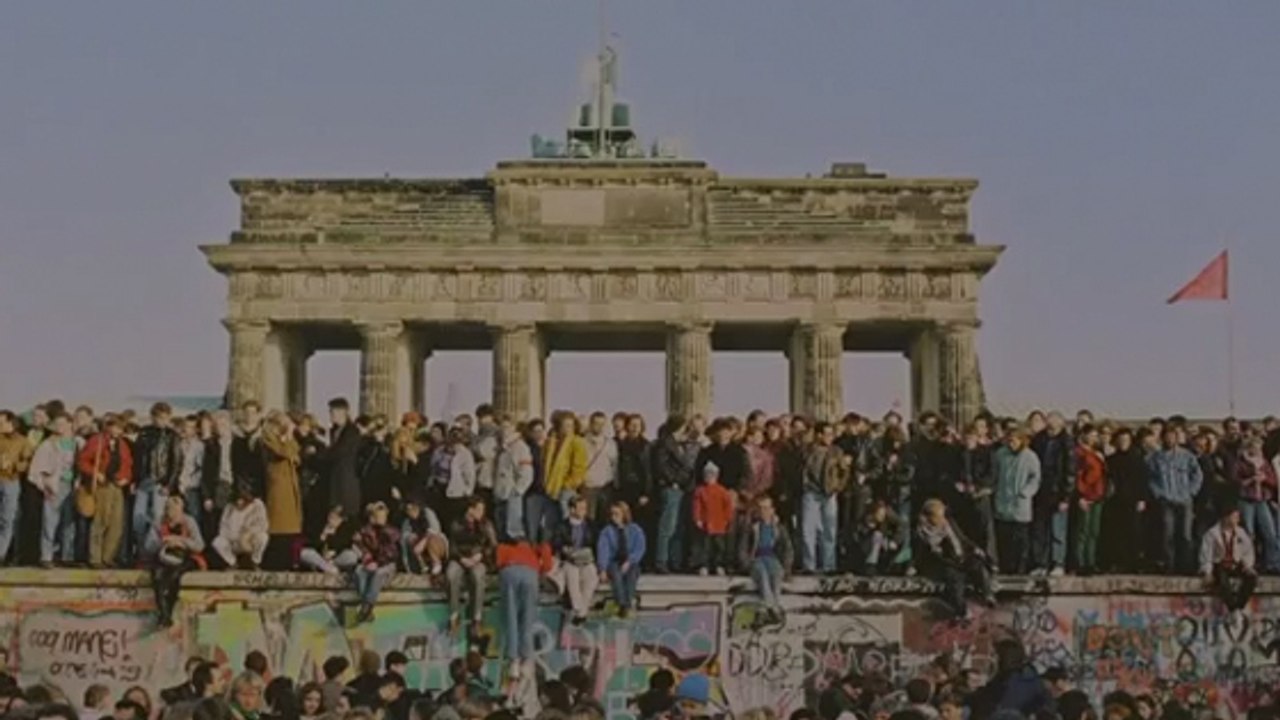 Google célèbre les 25 ans de la chute du mur de Berlin avec un Doodle
