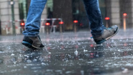 Transformez vos marches quotidiennes en exercices de cardio grâce à cette astuce