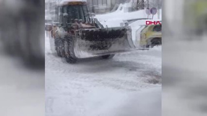 KASTAMONU'DA KAR KALINLIĞI 1 METREYİ AŞTI