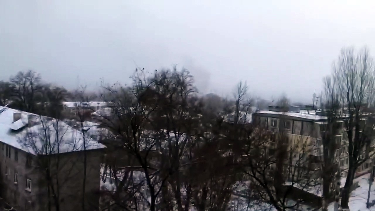 DOCUMENT RTL - À Dnipro, des bombes ont touché des logements et une usine