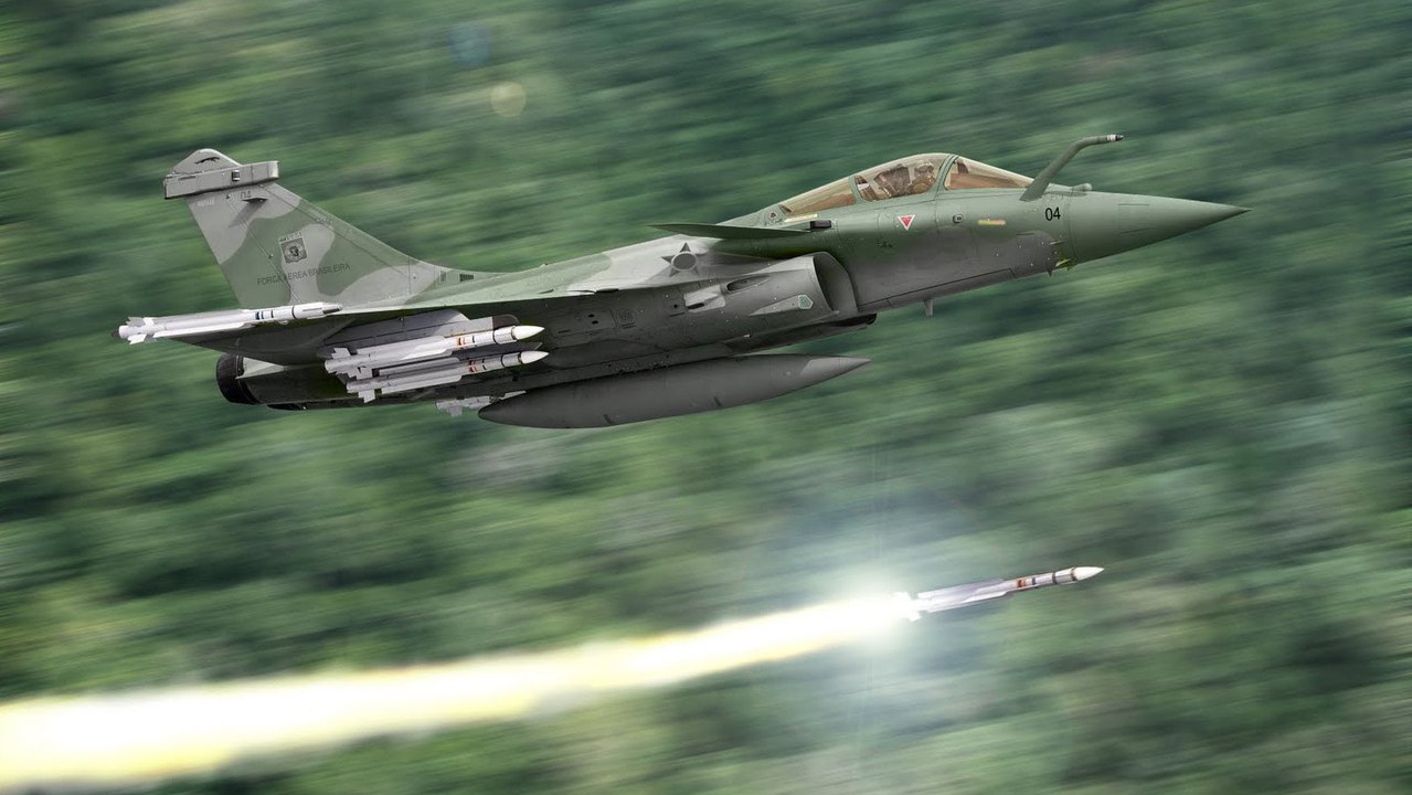 Au coeur d'une mission avec les pilotes des forces aériennes stratégiques françaises