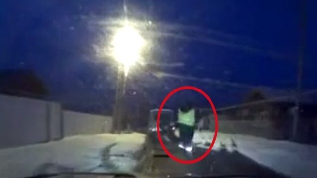 Ce policier a fait une chose incroyable pour rattraper une voiture en fuite