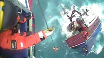 Des marins sauvés de justesse pendant le naufrage de leur bateau