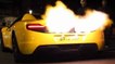 Cette McLaren 12C crache d'immenses flammes