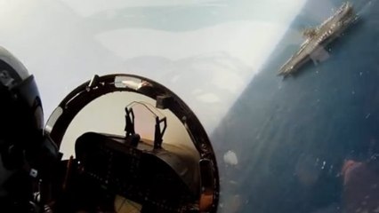Embarquez dans le cockpit de ces pilotes de F-18
