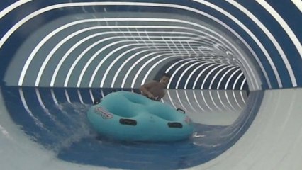 C'est le toboggan aquatique le plus délirant de tous les temps !