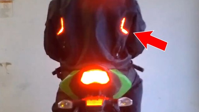 Il porte un blouson que tous les motards devraient porter