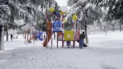 Çocuklar kartopu oynayarak eğlendi