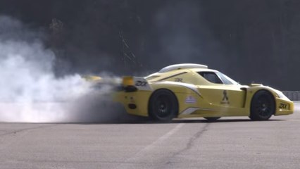 Il s'éclate à bord d'une Ferrari Enzo ZXX Edo Competition