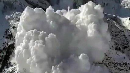 Ils ont vu une avalanche leur passer à quelques centimètres d'eux