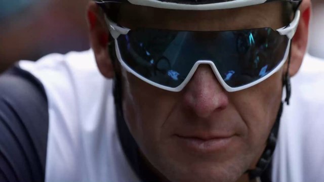 Lance Armstrong : l'ancien cycliste avoue avoir commencé à se doper dès ses 21 ans