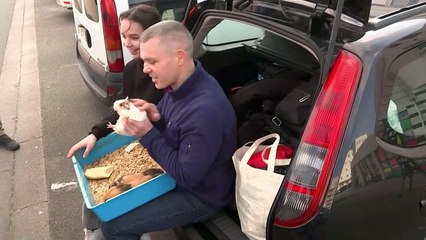 Ukrainians sat on UK border as Patel promises easier access