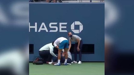 US Open : Novak Djokovic éliminé après avoir lancé une balle à la gorge d'une juge de ligne