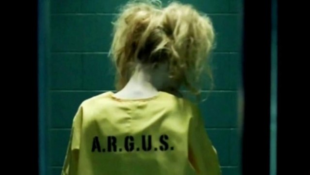 Arrow saison 4 : DC Comics refuse qu' Harley Quinn apparaisse dans la série