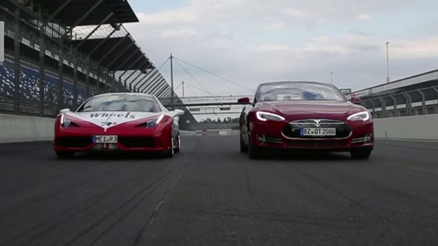 Tesla Model S P85D vs Ferrari 458 Speciale, qui passera la ligne en premier ?