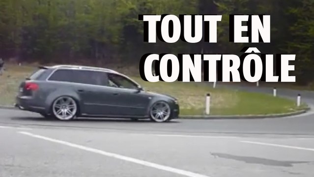Avec son Audi il drift d'une manière incroyable sur une route de montagne