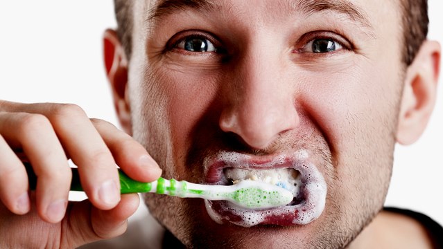 Vous n'imaginez pas ce qui peut se cacher dans votre brosse à dents