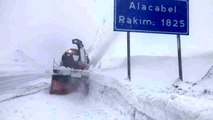 Antalya-Konya karayolu tüm araç trafiğine açıldı