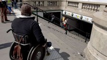 Scalevo : une chaise qui traverse automatiquement les escaliers pour les handicapés