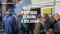 Profughi ucraini a Bologna, il video delle lunghe file per l'accoglienza
