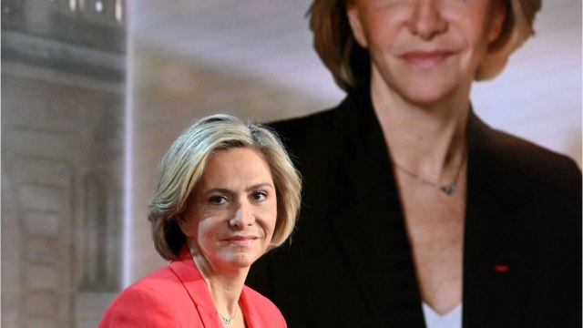 VOICI - Valérie Pécresse : ces deux anciennes stars du JT avec lesquelles elle est souvent confondue