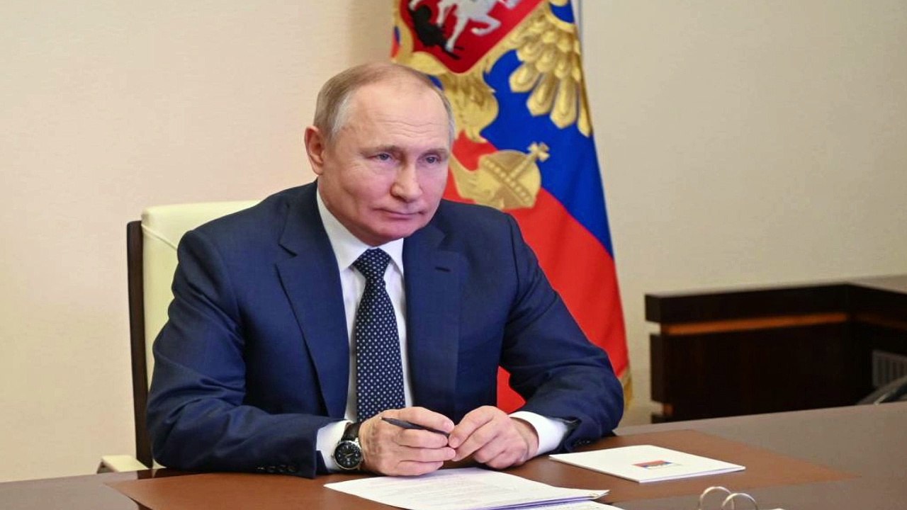 Putin resta saldo ma per i crimini di guerra rischia un mandato d'arresto