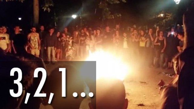 Quand plusieurs Régis font la fête autour d'un feu